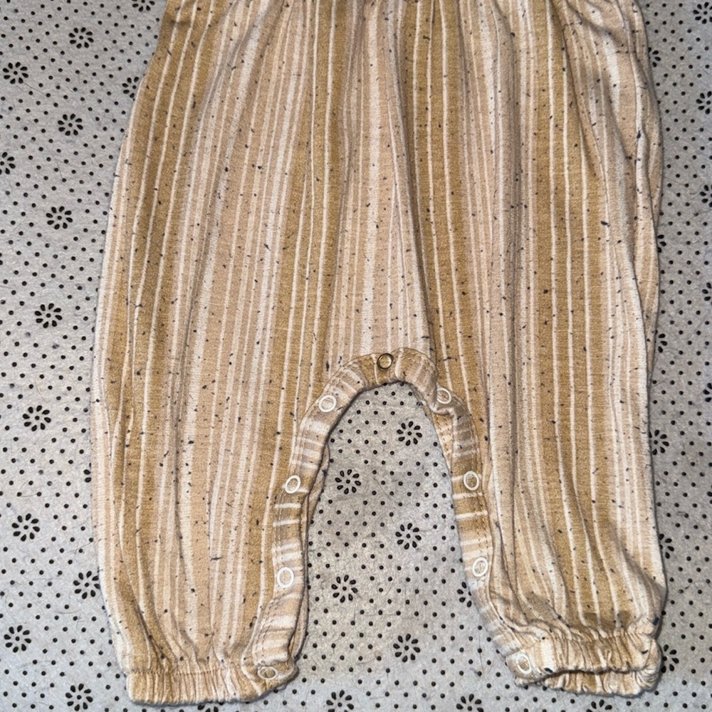 🛍CUTE Little GIRLS  OUTFIT SIZE 3-6 MONTHS 🛍 - Picture 3 of 6